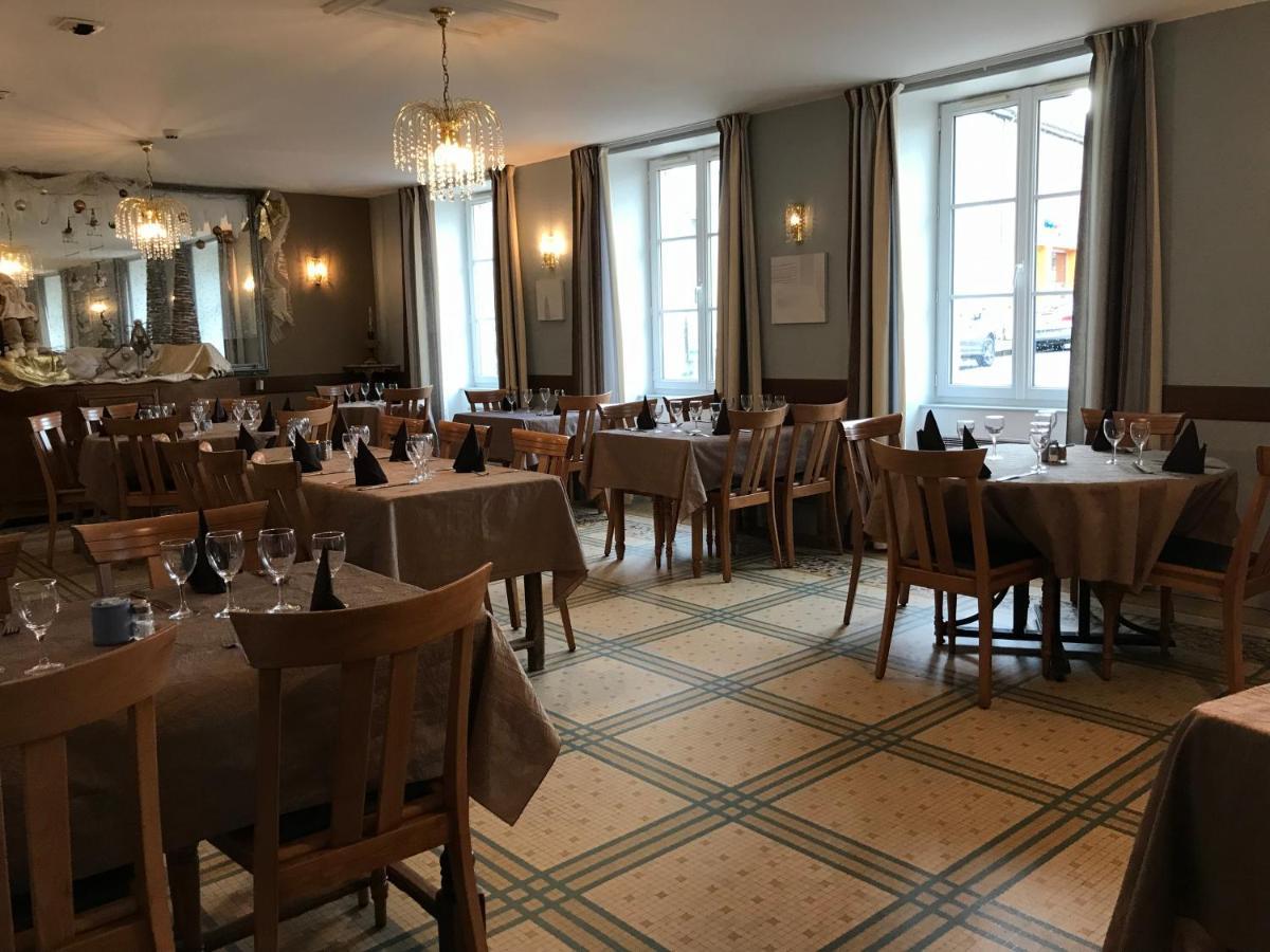 Logis Hotel Saint-Joseph Sancoins Eksteriør bilde