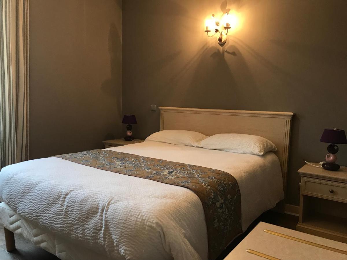 Logis Hotel Saint-Joseph Sancoins Eksteriør bilde