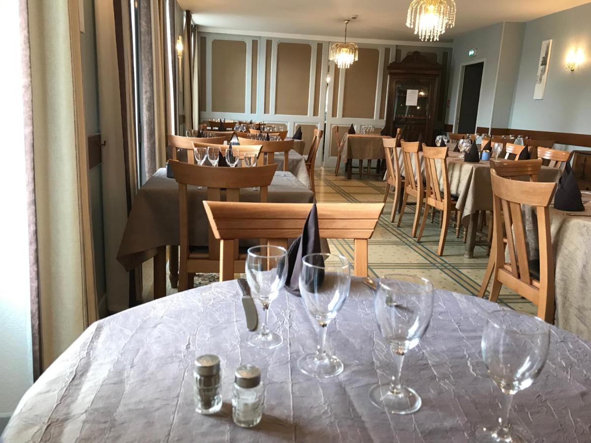 Logis Hotel Saint-Joseph Sancoins Eksteriør bilde