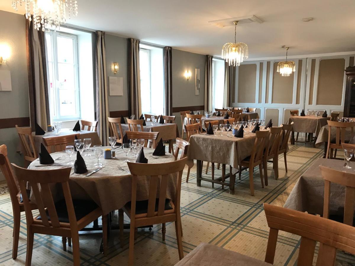 Logis Hotel Saint-Joseph Sancoins Eksteriør bilde